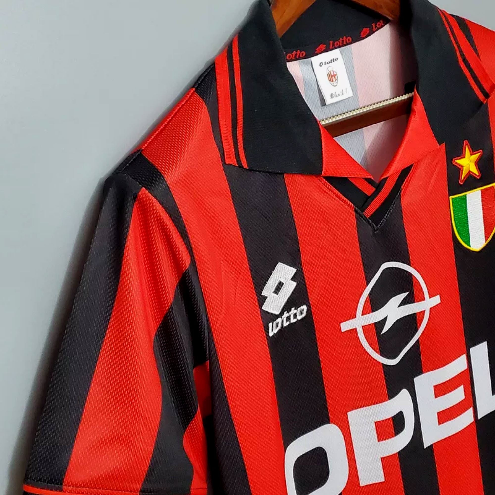 1996/97 AC Milan Home Jersey - Baggio 18