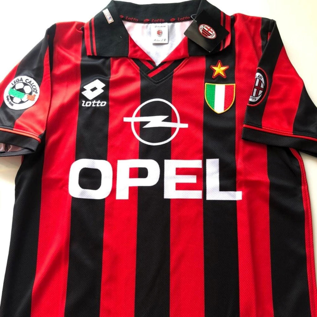 1996/97 AC Milan Home Jersey - Baggio 18